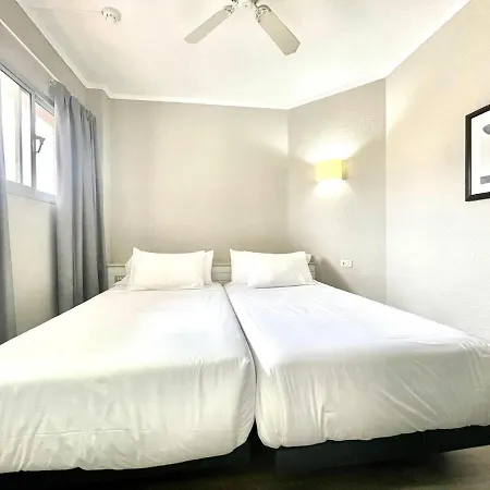 Nice Studio With Wifi, Pool, Near The Beach In Los Cristianos, Tenerife Sur Appartamento